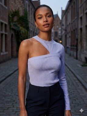 Gauge81 Asymmetric Off-Shoulder Ribbed Top in Light Lavender